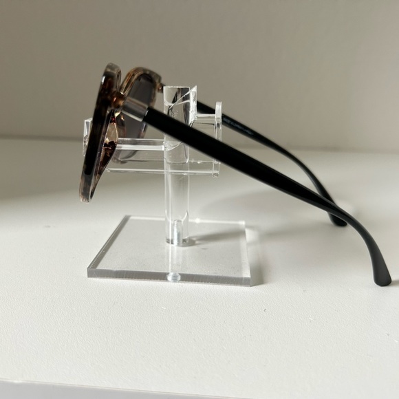 Francesca’s oversized cat eye tan and black sunglasses - Picture 3 of 4